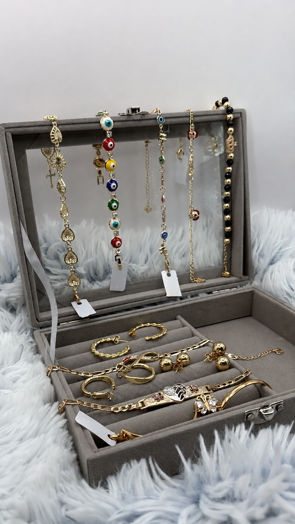 Lote mixto 8 pulseras + 4 aros enchapadas en oro + maleta de regalo | N°2
